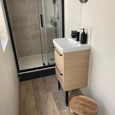 Acacia Terrasse*proche Centre-ville Et Chu Apartmán *